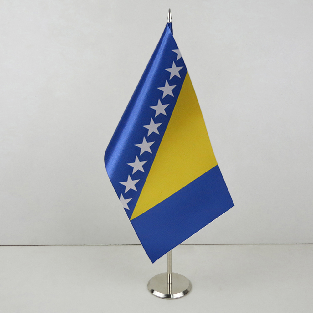 Прапорець Боснії та Герцоговини на металевій підставці